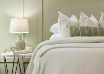 How to Arrange a Bedroom